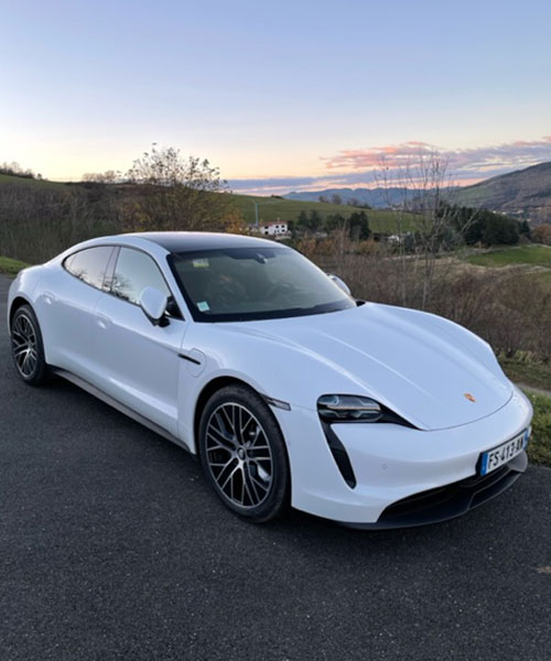 Taxi Limousine : transport VIP Porsche Taycan à Lyon (69) | Rhône-Alpes