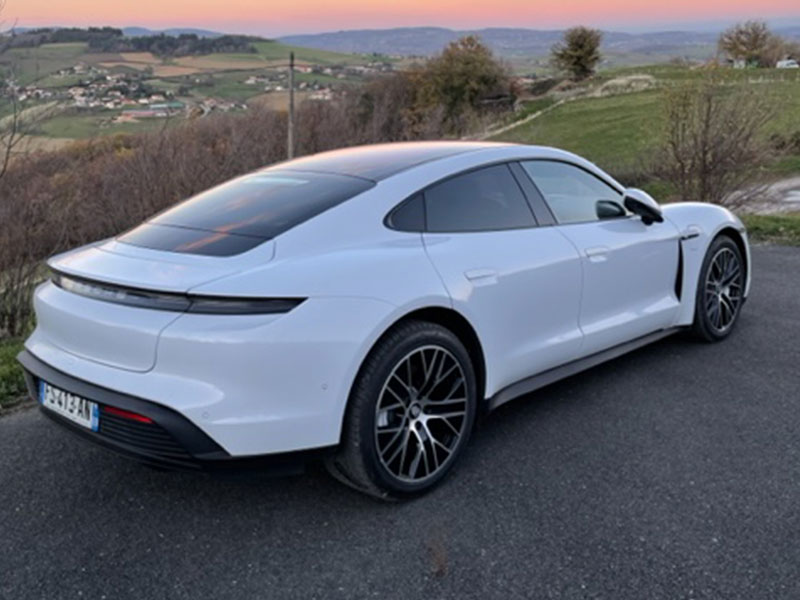 Taxi Limousine : location voiture de luxe avec chauffeur à Lyon (69) | Rhône-Alpes